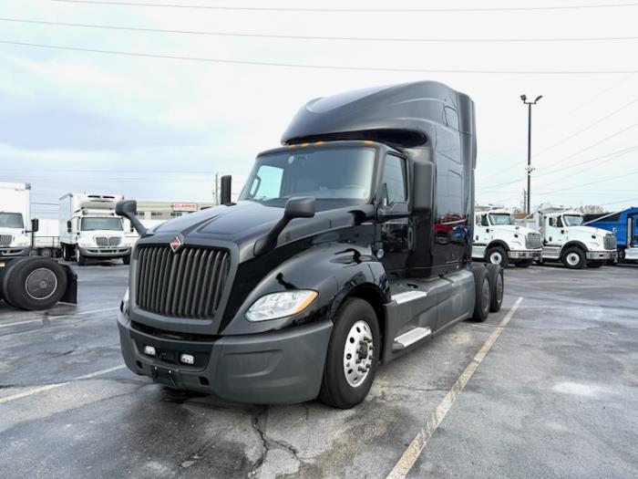 2022 International LT625-5