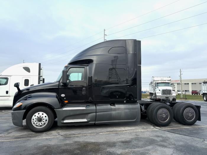 2022 International LT625-6