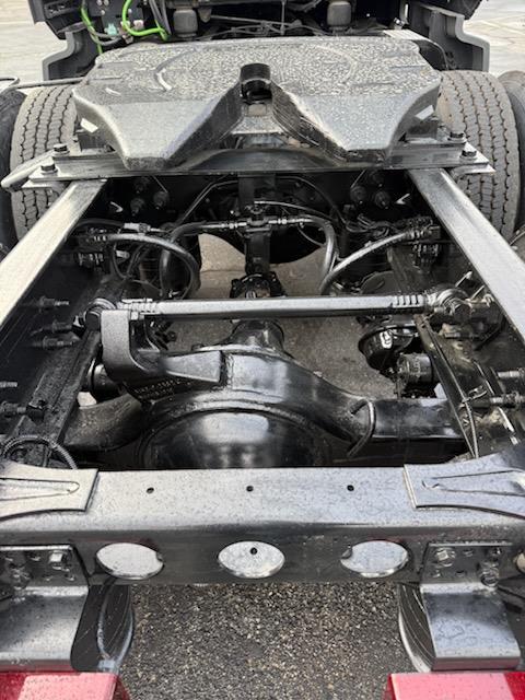 2022 International LT625-8