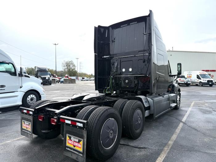 2022 International LT625-10