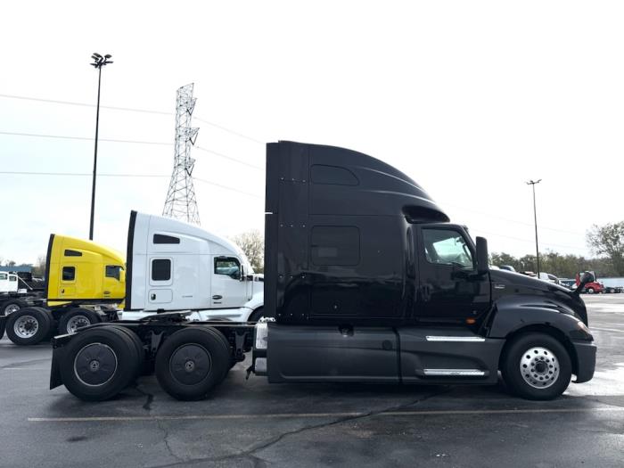 2022 International LT625-12