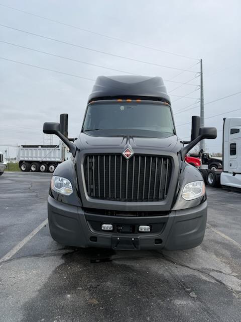 2022 International LT625-14