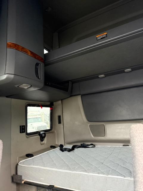 2022 International LT625-20