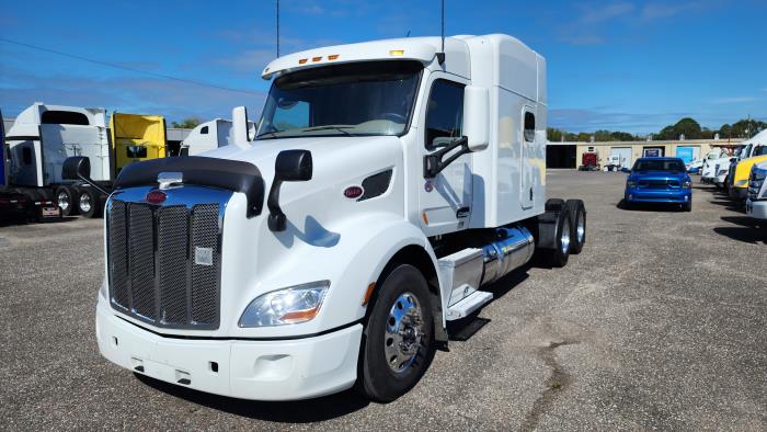 2022 Peterbilt 579-1