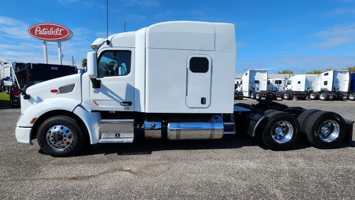 2022 Peterbilt 579-2