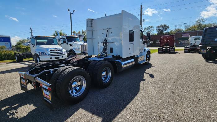 2022 Peterbilt 579-5
