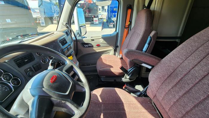 2022 Peterbilt 579-10