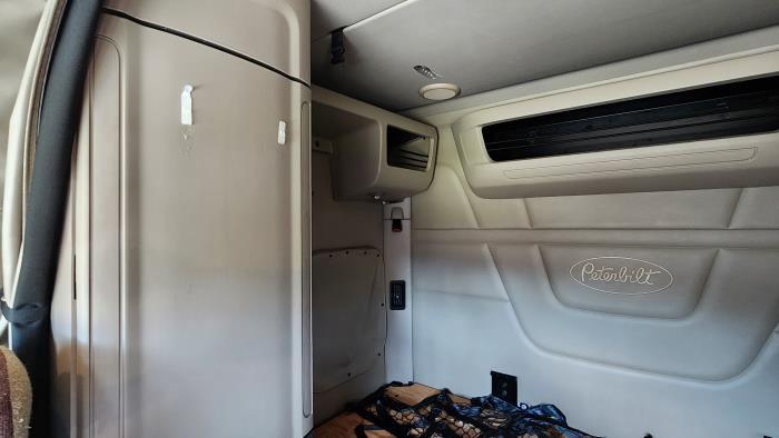 2022 Peterbilt 579-11