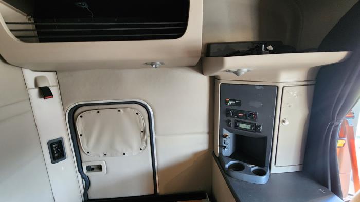 2022 Peterbilt 579-16