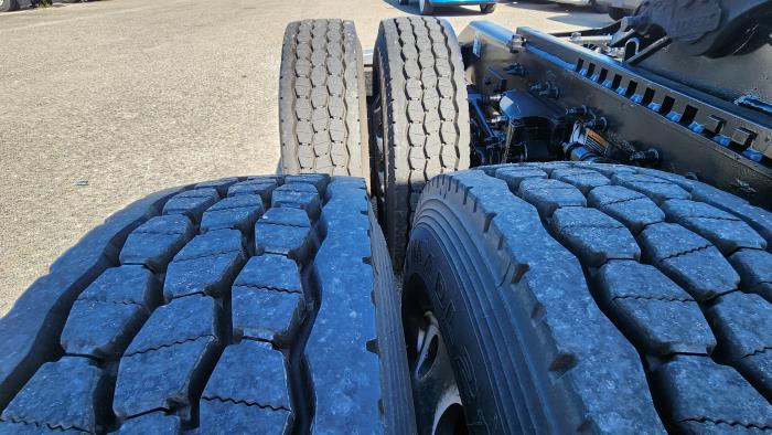 2022 Peterbilt 579-27