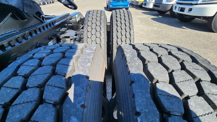 2022 Peterbilt 579-28