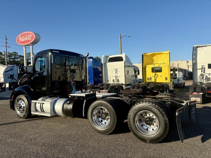 2022 Peterbilt 579-3