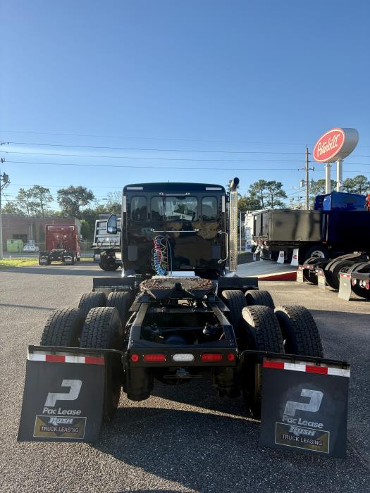 2022 Peterbilt 579-4