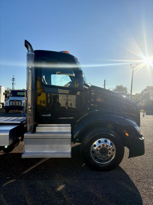 2022 Peterbilt 579-6