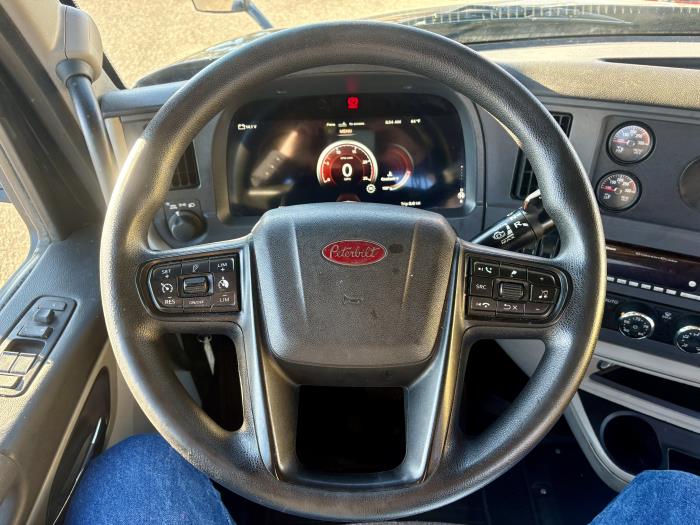 2022 Peterbilt 579-14
