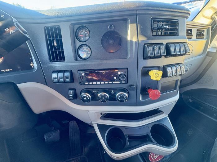 2022 Peterbilt 579-13