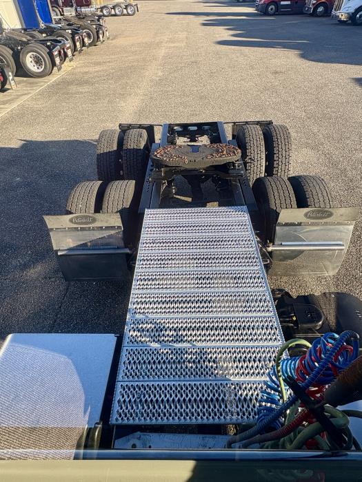 2022 Peterbilt 579-27