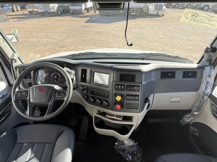 2026 Peterbilt 579-18