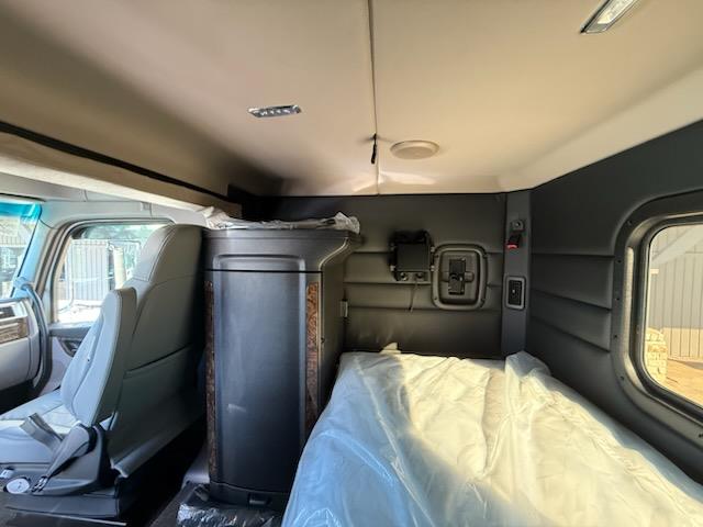 2026 Peterbilt 589-7