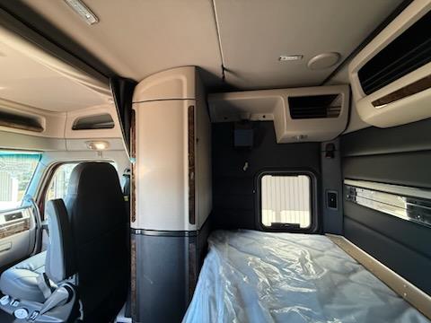 2026 Peterbilt 589-7