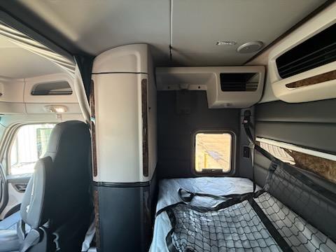 2026 Peterbilt 589-8