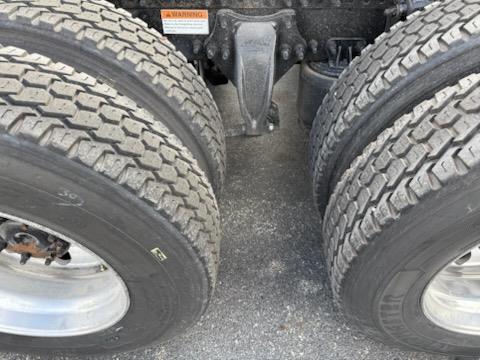 2023 Freightliner Cascadia-15