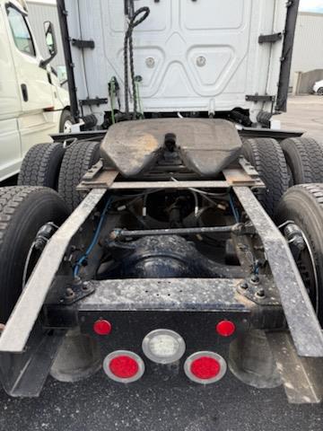 2023 Freightliner Cascadia-16