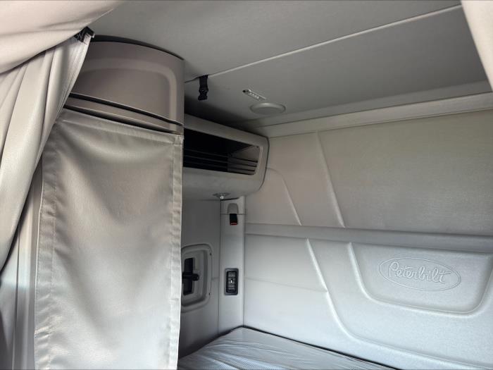 2024 Peterbilt 579-21