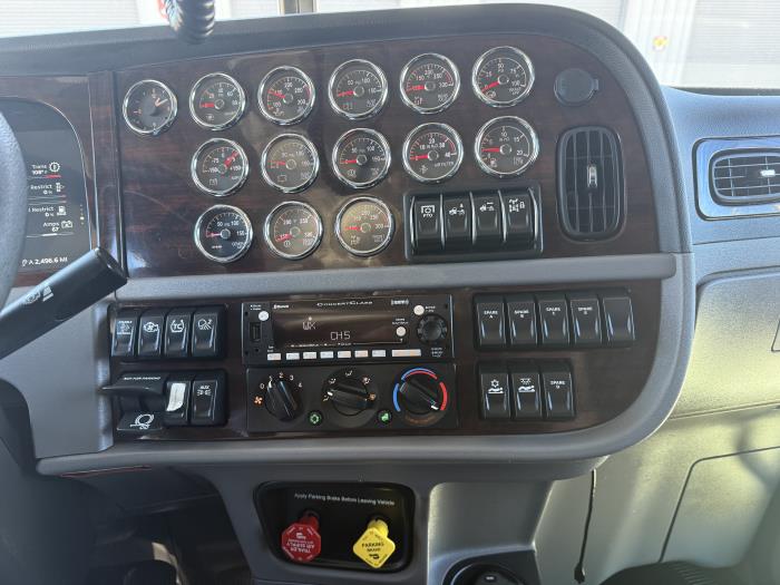 2024 Peterbilt 389-5