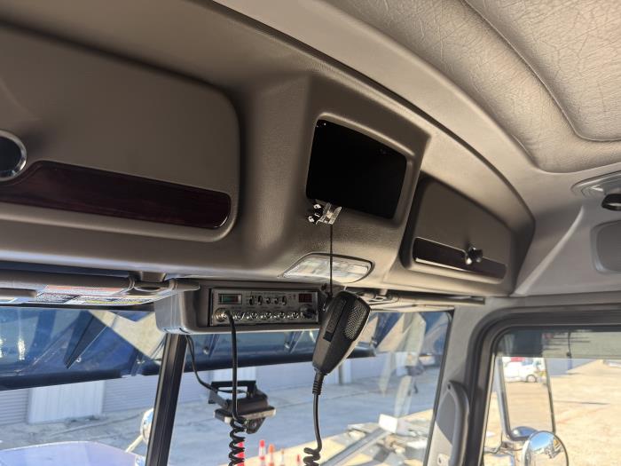 2024 Peterbilt 389-6