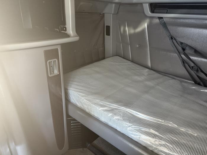 2024 Peterbilt 389-13