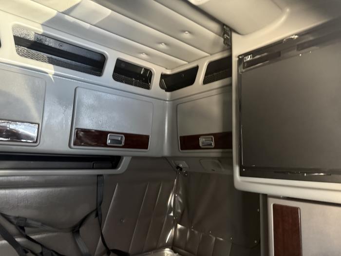 2024 Peterbilt 389-14