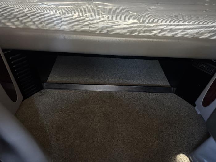 2024 Peterbilt 389-16