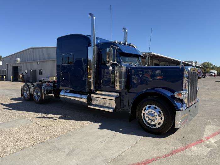 2024 Peterbilt 389-30