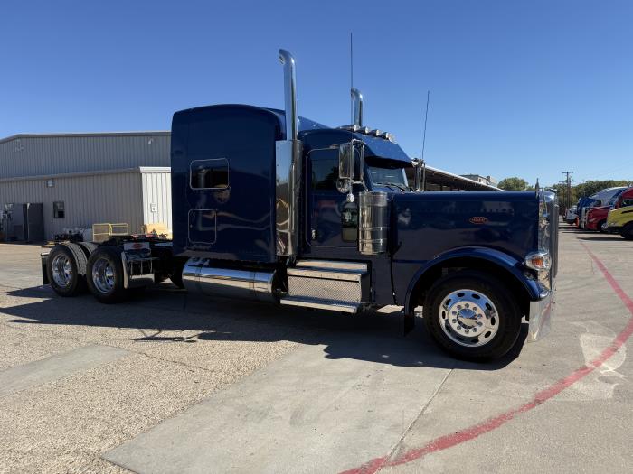 2024 Peterbilt 389-31