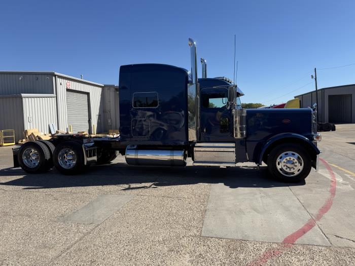 2024 Peterbilt 389-32