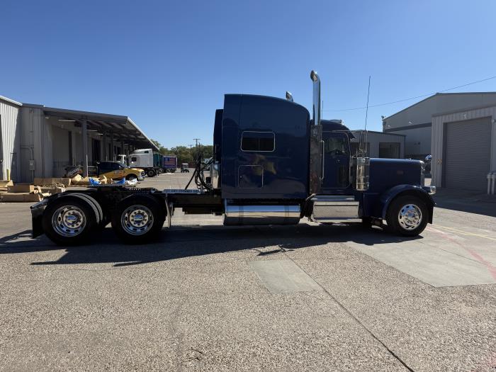 2024 Peterbilt 389-35