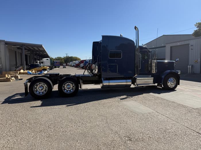 2024 Peterbilt 389-36