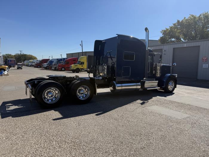 2024 Peterbilt 389-38