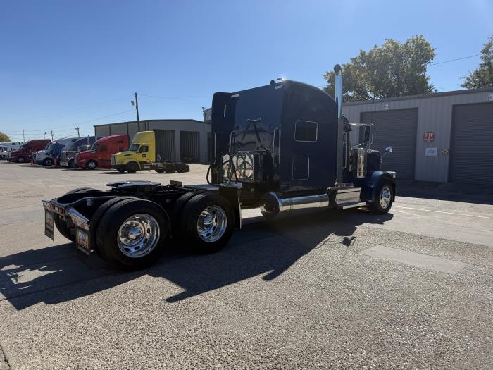 2024 Peterbilt 389-39