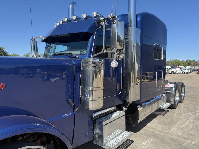 2024 Peterbilt 389-55