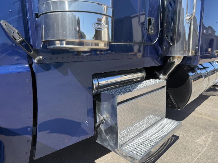 2024 Peterbilt 389-56