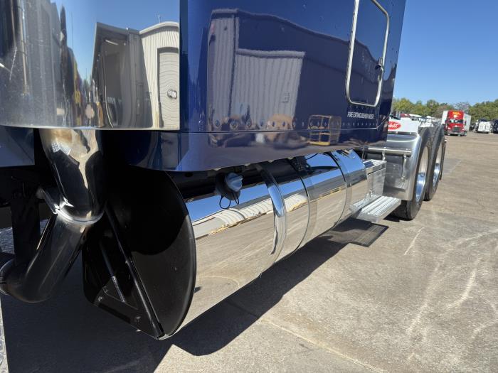 2024 Peterbilt 389-57