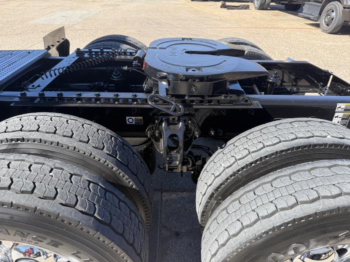 2024 Peterbilt 389-62