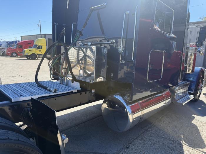 2024 Peterbilt 389-63