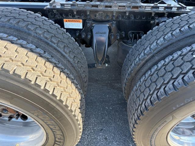 2023 Freightliner Cascadia-18