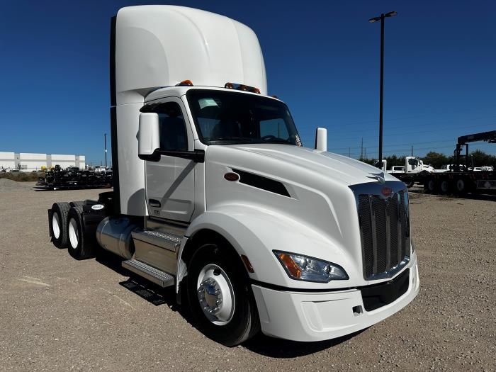 2025 Peterbilt 579-3