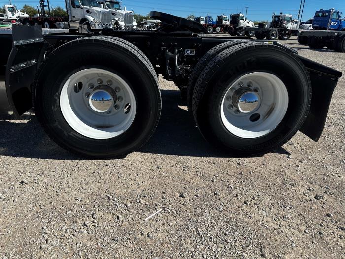 2025 Peterbilt 579-10