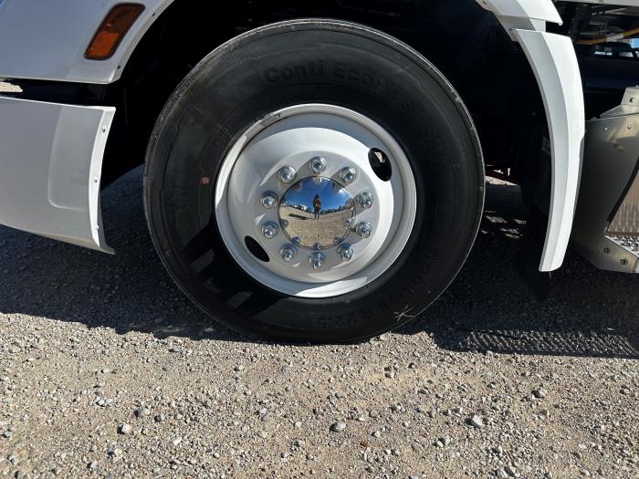 2025 Peterbilt 579-9