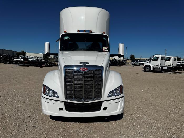 2025 Peterbilt 579-2